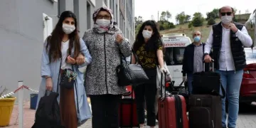 Uşak’ta karantina süresi dolan 231 kişi, memleketlerine uğurlandı