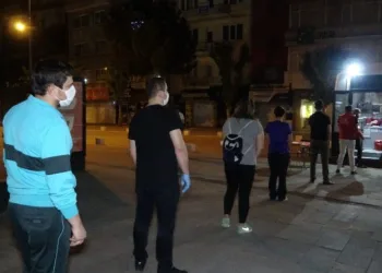 Uşakta Sosyal Mesafeli̇ Kan Bağışı Kuyruğu