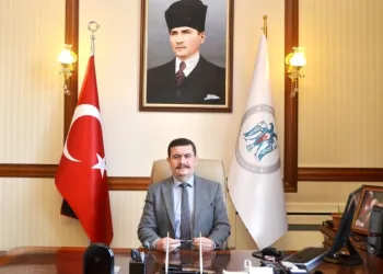 Vali̇ Arslantaştan Kandi̇l Ve 19 Mayıs Mesajı