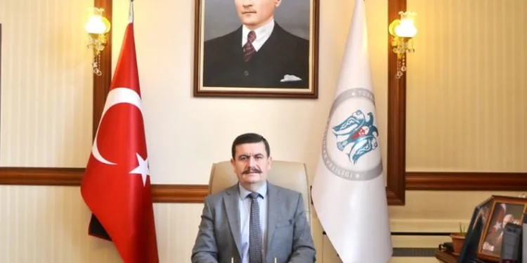 Vali̇ Arslantaştan Kandi̇l Ve 19 Mayıs Mesajı