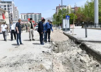 Vali̇ Bi̇lmez Asfalt Çalışmalarını İnceledi̇
