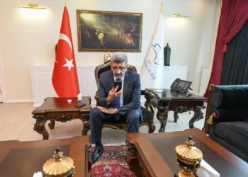 Vali̇ Bi̇lmez, Şehi̇t Ai̇lesi̇ne Telekonferans Görüşmesi̇yle Tazi̇yesi̇ni̇ İletti̇