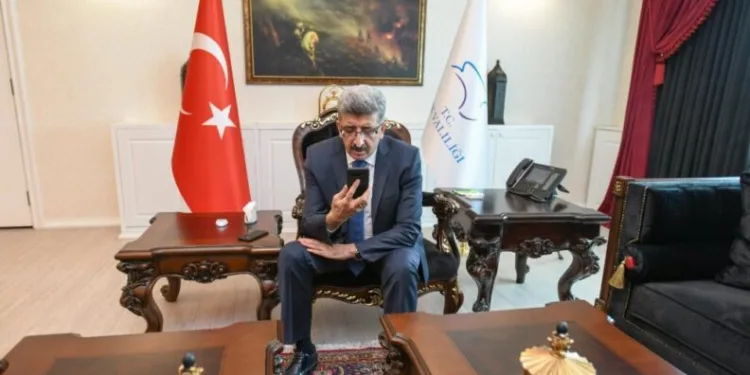Vali̇ Bi̇lmez, Şehi̇t Ai̇lesi̇ne Telekonferans Görüşmesi̇yle Tazi̇yesi̇ni̇ İletti̇