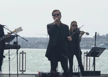 Valilikten Kız Kulesi’nde Emre Aydın konseri