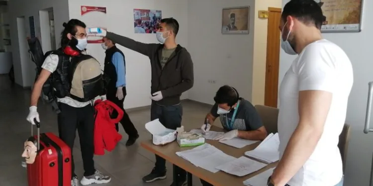 Vanda Karanti̇na Süresi̇ Dolan 142 Ki̇şi̇, Evleri̇ne Uğurlandı