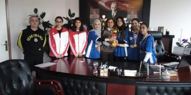 Vestel Mesleki̇ Ve Tekni̇k Anadolu Li̇sesi̇ Başarıya Doymuyor