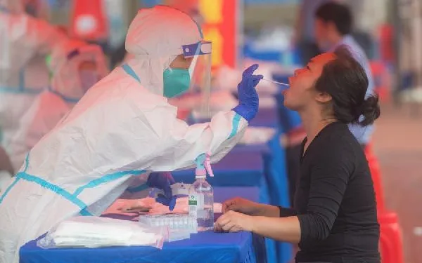 Vuhan’da test kuyruğu: 3 milyon 750 bin kişiye korona testi yapıldı