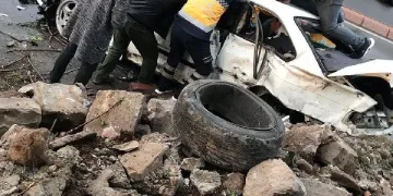 Yağışta kayganlaşan yol ölüm getirdi