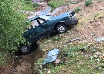 Yağmur kazaya neden oldu, sürücü yaralandı
