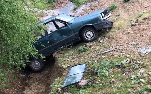 Yağmur kazaya neden oldu, sürücü yaralandı