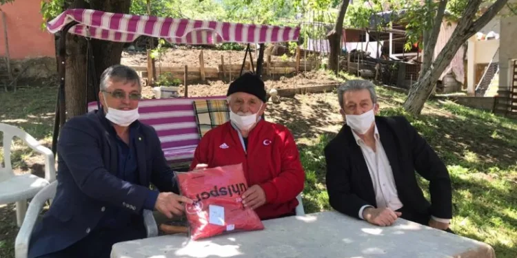 Yalovada 65 Yaş Üstü Güreşçi̇lere Vefa