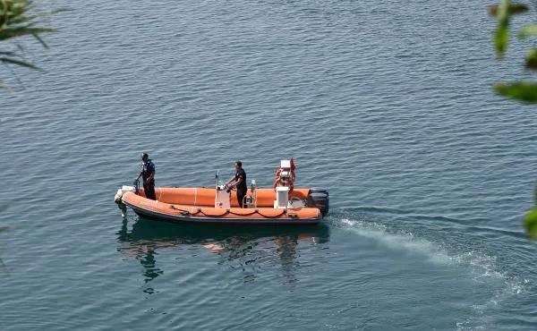 Yasağa rağmen denize girmek isteyen 5 kişiye ceza