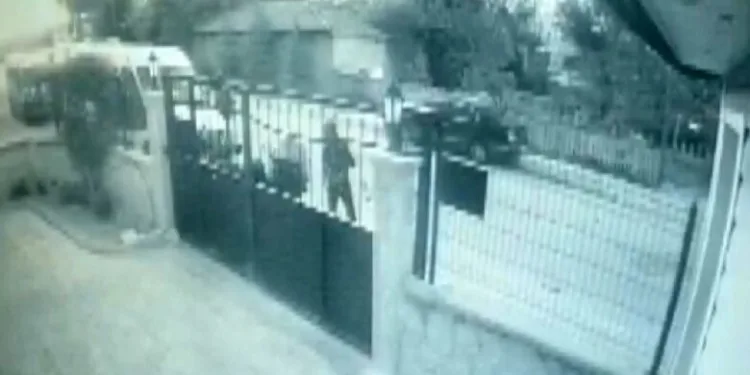 Yemek siparişi getiren kuryenin motorunu çaldılar