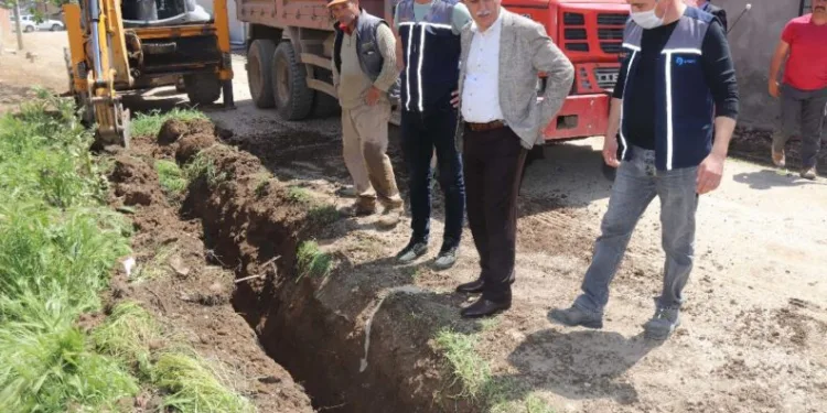 Yeni̇şehi̇ri̇n Kırsal Mahalleleri̇nde Doğalgaz Çalışmaları Sürüyor