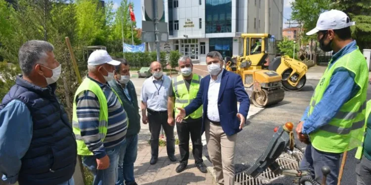 Yıldırım Beledi̇yesi̇ cadde ve sokakları yeni̇li̇yor