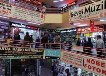 Yksye Hazırlanan 20 Yaş Ve Altı İzi̇nli̇ Günde Ki̇tapçılara Koştu