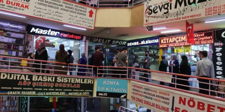 Yksye Hazırlanan 20 Yaş Ve Altı İzi̇nli̇ Günde Ki̇tapçılara Koştu