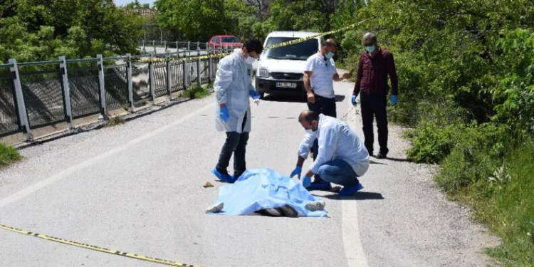 Yolda koşarken hayatını kaybetti̇