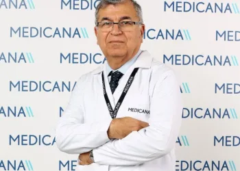 Yüksek sesle konuşma salgın riskini arttırıyor