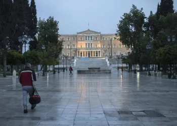 Komşu, 42 gün sonra sokağa çıkıyor