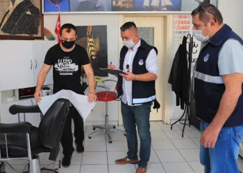 Zabıta Eki̇pleri̇ Pazarda Maske Deneti̇mi̇ Yaptı