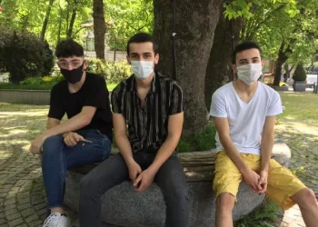 Zonguldak’ta gençler, 42 gün sonra sokakta