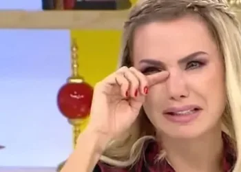 Ece Erken’e evrakta sahtecilikten suç duyurusu