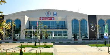 Nai̇m Süleymanoğlu Spor Kompleksi̇ tekrar hizmete açıldı
