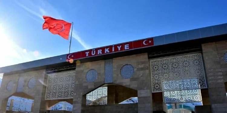 Türkiye bir ülke hariç bütün sınır kapılarını açtı