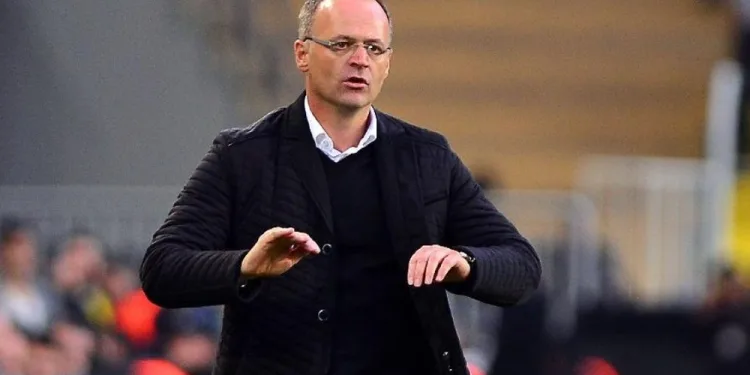 Bursaspor Teknik Direktörü İrfan Buz: “İlk maçımıza çıkıp 3 puanı almak istiyoruz”