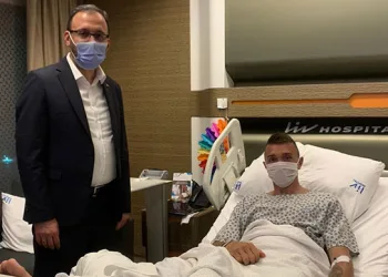 Bakan Kasapoğlu, Muslera’yı ziyaret etti