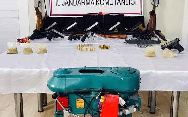 20 tabancayla yakalandılar, silah kaçakçılığından tutuklandılar