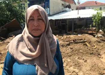Bursa’da evi sel sularıyla dolan kadın yaşadıklarını anlattı