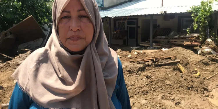 Bursa’da evi sel sularıyla dolan kadın yaşadıklarını anlattı