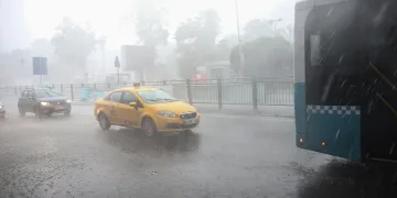 İstanbul’da şiddetli yağış ve hortum