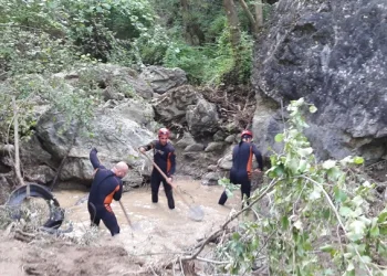 Selde kaybolan Derya’yı arama çalışmaları sürüyor