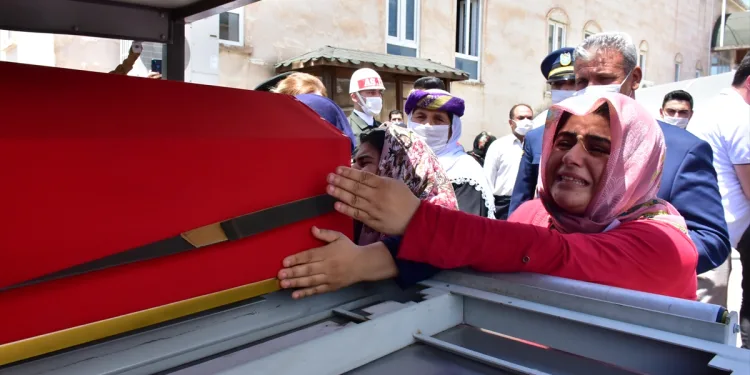 Adıyaman şehidini uğurladı