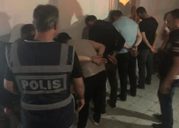 36 kişi eğlence merkezinde yakalandı