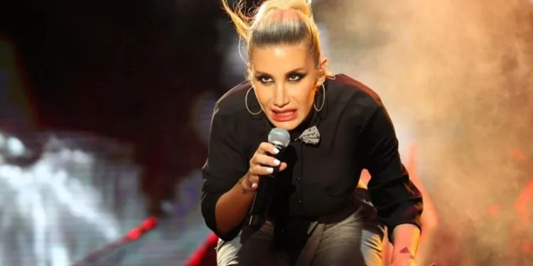 İrem Derici IBAN numarasını paylaştı hesabına para yağdı