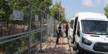 3 ki̇şi̇ni̇n testi̇ pozi̇ti̇f çıktı, 4 ev karanti̇naya alındı