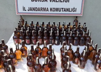 Bursa’da jandarma müşteri gibi gitti, suçüstü yakaladı!