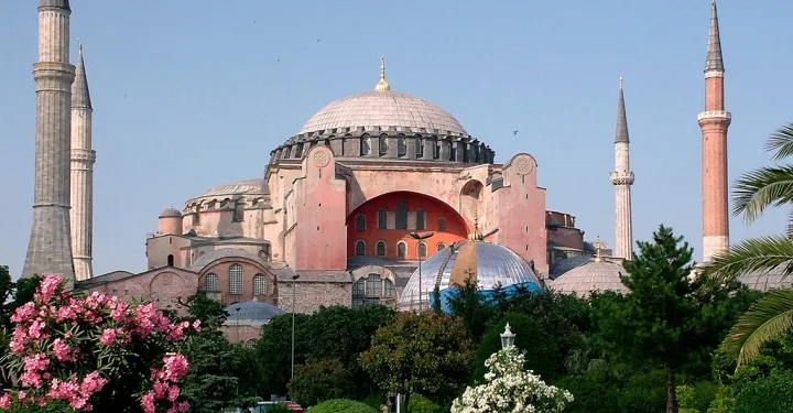 AK Parti ‘Ayasofya açılsın’ önergesini reddetti