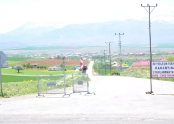 Taziye ziyareti sonrası bir mahalle karantinaya alındı
