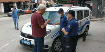 Bursa’da maske takmayanlara ceza yağdı