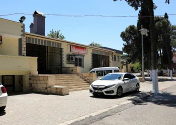 Cam silerken 6’ncı kattan düşen kadın öldü