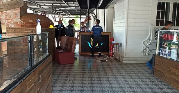 Canlı yayın sırasında kendini vurdu!