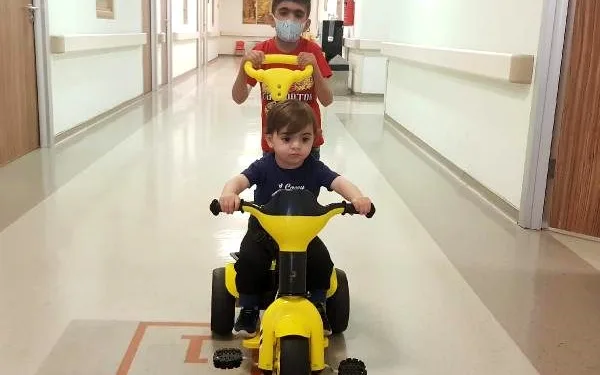 8 yaşındaki Arda’ya 4 ay arayla iki kez ilik nakli yapıldı