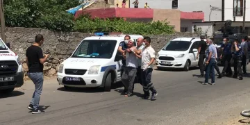 Ortalık savaş alanına döndü! 80 lira için iki aile birbirine girdi