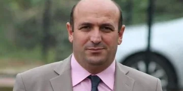 Yılanın ısırdığı müdür yardımcısı kurtarılamadı