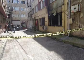 Bursa’da yangın! Tüm daireyi sardı…